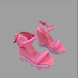 2025 roze sandalen voor damesglaasjes nieuwe kleur flip flops hoge kwaliteit slippers andere
