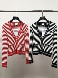 204 2023 Piste de piste de printemps d'￩t￩ Sweater rose marque Say Sweater Black Red Long Sleeve V Neck Fashion Clothes Si