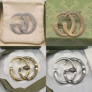 20 colores 18 K chapado en oro Diseñador de la marca Letras Broches Mujeres Pequeño viento dulce Cristal Rhinestone Perla Traje Vestido Prendedores para la joyería del banquete de boda