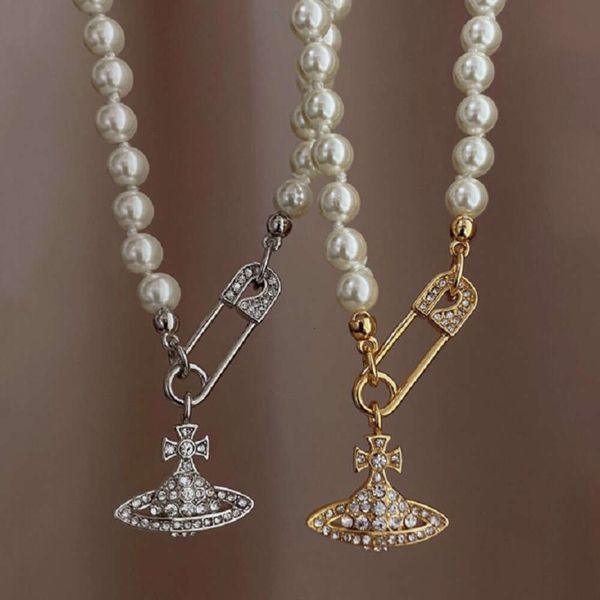 Collar de perlas de 20 alta calidad Pin de diseño de diseñador Saturno Damas Diamantes Cobre 18K Joyas doradas Pearas Cadena Gif de boda Gif