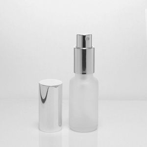 20ml 066oz hervulbare geurfles met zilveren sproeier dik glas voor parfums, colognes, essentiële oliën, schoonheidssprays parfum O Qrka