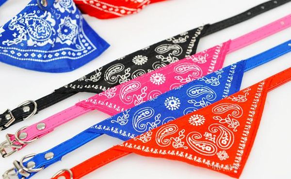 20 pièces 4 couleurs colliers de chien réglables chiens de compagnie chat Bandana écharpe collier foulard marque mélange couleurs