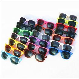 20 STKS strand Dames Zonnebril clear Luxe Hoge Kwaliteit Heren zonnebril Grijze lens Unisex lenzenvloeistof Gradiënt Metalen scharnier Mode mannen vrouwen bril glitter2008