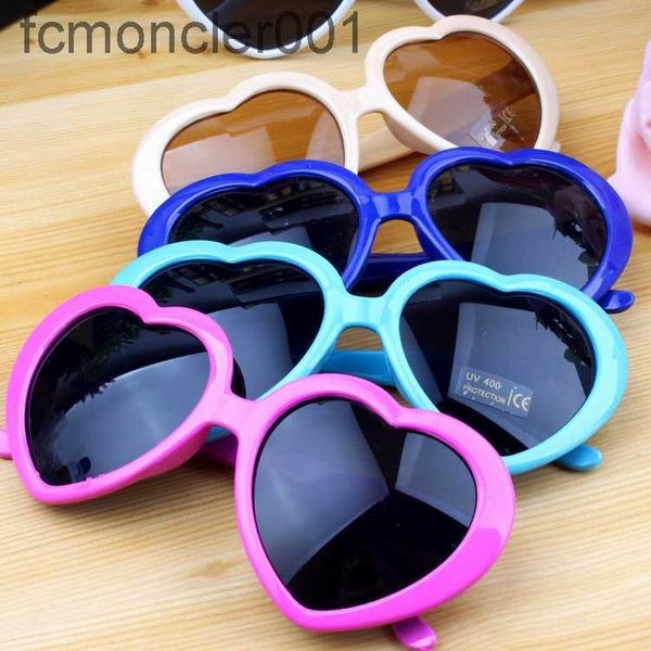 20pcs pas cher plage femme lunettes de soleil luxe hommes lunettes de soleil en forme de coeur unisexe lunettes dégradé métal charnière mode hommes et femmes lunettes TEBP