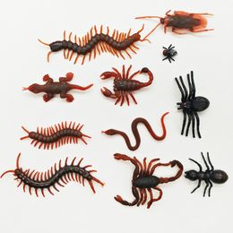 20pcs Halloween Toys Funny Cockroach Plastique Housefly Centipède Scorpions Gags Blagues pratiques Toy Oyuncak Gadgets Bogues en caoutchouc