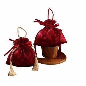 20pcs / lot 16 * 16cm Rouge / Jaune Gland Corde Soie Satin Cordon Sacs De Noël Nouvel An Cadeau De Stockage Emballage Pochette Sac r88c #