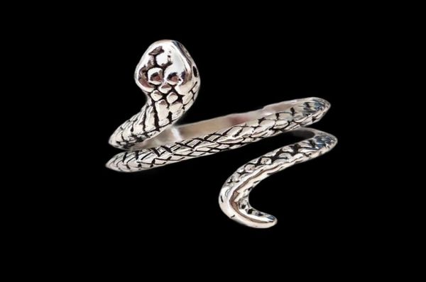 20pcs / lot Styles argentés antiques mélange anneau mâle femelle ouverture anneaux réglables exagérés bijoux en alliage en métal1889257