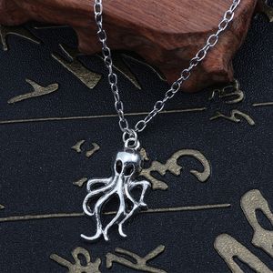 20 stks / partij Mode Ketting Antiek Zilver Vintage Punk Octopus Skull Charms Hangers Ketting Ketting 42 + 5 CM