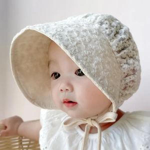 20pcs / lot en dentelle fleur cape creux de bébé Summer Soucine Princesse bébé fille chapeau solide couleur nouveau-né les chapeaux de seau Bonnet 3-12M