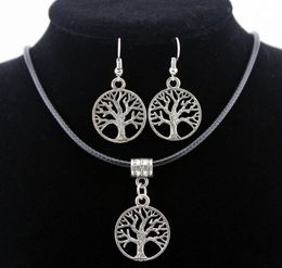 20 stks / partij Ronde Hollow Wishing Tree Hanger Ketting Life Tree Tree Tree of Life Hanger Ketting Zilveren Sieraden DIY