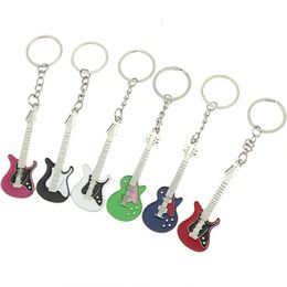 Porte-clés guitare pour hommes et femmes, 20 pièces, rose bleu rouge noir, breloques pour sac de voiture, accessoires cadeau 240223