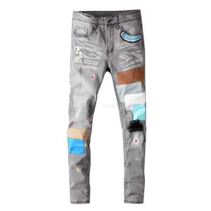 20SS Europa and America Luxury Designers Mens Jeans Distressed Fashion Biker broek Skinny Slim gescheurde gatbrief Italië -stijl Bike Motorfiets Rock Revival Jean5