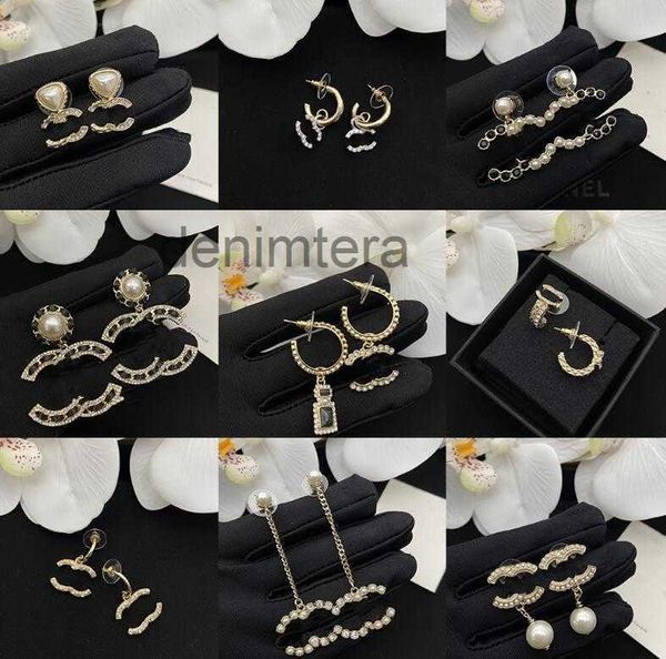 20 Estilo 18k Chapado en oro Latón Cobre Stud Cuelga 925 Plata Letras de lujo Geométricas Mujeres Cristal Rhinestone Diseñadores de perlas Pendiente Fiesta de boda Joyería 2SIJ