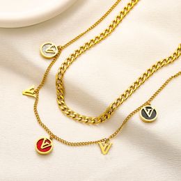20Style 18k Gold plaqué Lettre de concepteur Collier pendant Collier Choker Design de luxe Elegant Chain Brand Colliers pour femmes bijoux de haute qualité