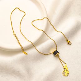 20 Style 18k Gold Designer Letter Collar Collar cadenas de gargantilla Altamente calidad Accesorios de joyas Fashion Girls Festival