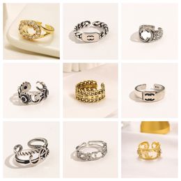 20stijl Merk Designer Ring 18K Vergulde zilveren Letter Band Ringen voor Mode Dames Sieraden Diamanten Ring Open Verstelbaar Dames Cadeau