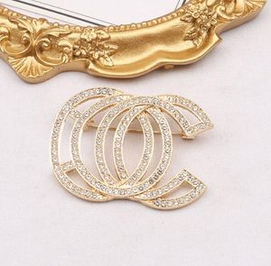 20style dubbele letter luxe broche merk 18k goud vergulde vrouwen Crystal Rhinestone Pearl Suit Pin Fashion sieraden Decoratie sieraden accessoires