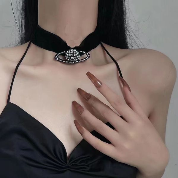 20 Style Diseñador Exquisito Collar de perla negra múltiple Collar Collar Caborrilla de colgante de bolas redondas de diamantes Joyas de lujo para mujeres Regalos de San Valentín