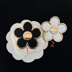 20 stijl Beroemde Merk Designer Broches Vrouwen C Letters Broches Pin Mode-sieraden Kleding Decoratie Accessoires
