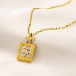 20style plaqué or collier de créateur pour femmes marque lettre bouteille de parfum collier chaîne colliers bijoux accessoire de haute qualité ne se décolore jamais