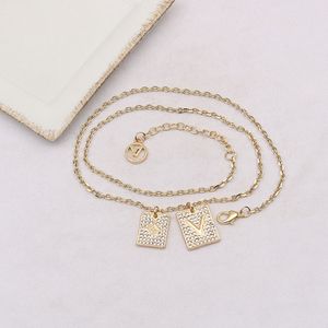 20 -stijl luxe klassieke modeontwerpermerk dubbele letter kettingen ketting goud vergulde diamant vierkant hangende trui newklace voor vrouwen bruiloft joodlry