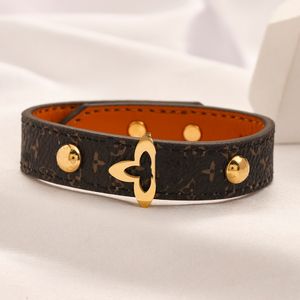 20stijl luxe designer brief sieraden roestvrij staal bruin lederen bangle armbanden dames luxe geschenk armbanden unisex armband