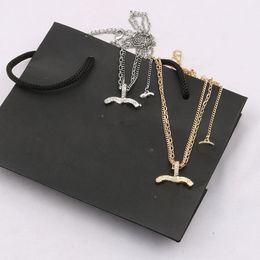 20style luxe designer brief hanger kettingen 18k gouden vergulde kristal parel Rhinestone trui ketting voor vrouwen bruiloftsfeestje sieraden accessoires