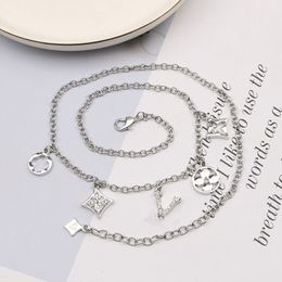 Collar de collar de collar de lujo de 20 estilo diseñadores de colaboración de moda Carta de acero inoxidable para mujeres Joyería de alta calidad sin caja