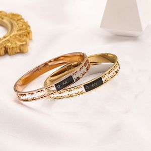 20style luxe modebrief Designer Mens Bangle Dames Bracelet Brief Letter Sieraden Elegante armbanden Accessoire Hoge kwaliteit Kerstcadeau Gold verguld