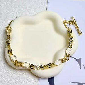 20Style luxurys caliamond pendant collier concepteur femme monogramme couvre nouveau cadeau collier perle 18k bijoux premium plaqué or
