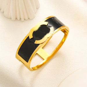 20style luxurys elegante mode dames armbanden ontwerper brief bangle 18k goud vergulde roestvrijstalen geschenken polsband manchetketens bruiloft sieraden