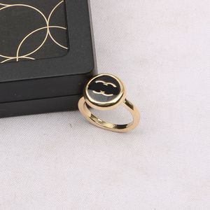 Ring 20Style pour la femme de luxe de luxe Ring Double Letter Anits ajustés Cadeau de mariage Simple Style Ring High Quality Designer Bijoux