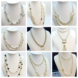 20Style Simple 18K Gold Plated Brand Brand Designer Retro Pearl Clavicule Chain Colliers en acier titane