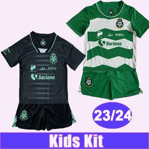 23 24 Santos Laguna Kids Kit Soccer Jerseys F. TORRES A. CERVANTES ORRANTIA LEO SUAREZ GORRIARAN E. AGUIRRE DORIA D. MEDINA Uniformes de maillot de football à domicile