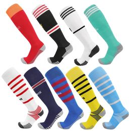 21-22 Season Soccer Socks European Club voor volwassenen kinderen verdikkende handdoek bodem knie hoge voetbal training match sport kous 240322