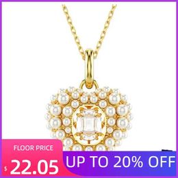 Colliers de pendentif 21qh Original 2024 Swarovskies Fine bijoux Ensemble de collier de coquillage simple Boucles d'oreilles Zircon Gift romantique de luxe avec 240410