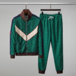 21SS Designer Luxury tracksuits Mens tracksuit jas Patchwork Outwear Sweatshirt Pak Europe Zipper Klassieke letter Afdrukken Sportwear broek Rood Green Stripe