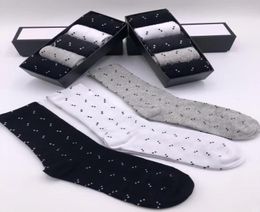 21SS Luxur Choques pour hommes et femmes Sport Long Sock 100 Coton Couple entier 5 PCS avec BOX6965587