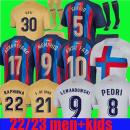 22 23 Raphinha Kessie Pedri Lewandowski Soccer Jerseys Ferran Camisetas de Football ANSU FATI 2022 2023 Kit Shirt Men Kids Kounde Barcelonas à manches longues 3e femmes