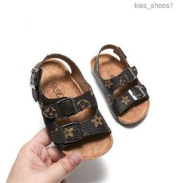 22-35 Volledige kinderen peuter kindermaten Pu lederen sandalen Jongens Meisjes Jeugd Zomerschoenen Platte sandaal Antislip Strandbad Outdoor loopschoenen