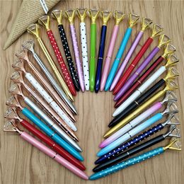 22 kleuren Big Diamond Crystal Pen Gem Ballpoint Pennen Ring Wedding Metal Ballpen Kawaii Magical Pen Fashion School Office Supplies