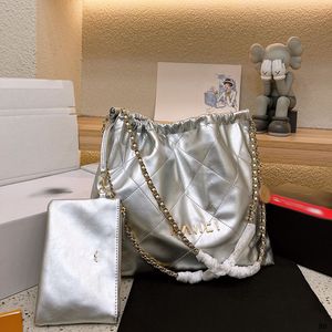 22 Sacco della spazzatura Borsa a catena medievale Pelle Diamante Oro Hardware Chiusura in metallo Borsa di lusso Borsa a tracolla a catena Matelasse Borsa a due pezzi Trucco Sacoche 39x34cm