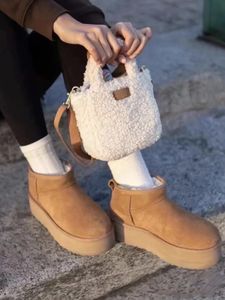 22 Nieuwe producten Malibel schouderband Clutch Bag Damesontwerper Mini Ugg Classic Teddy Mens Fleece Lambswool Adeline Sherpa Handtas Luxe