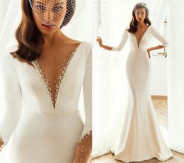 2204 Vestido de novia modesto de sirena con mangas largas Perlas Rebordear Cuello en V Corte Tren Satén suave Vestido De Noiva Vestidos de novia