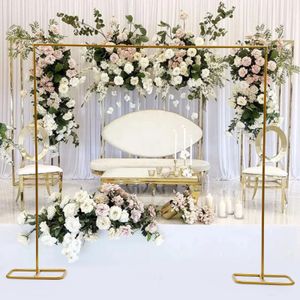 221m Gold Wedding Arch Porte carrée Salle de fleurs en métal avec bases Cadre décoratif de fond pour la fête 240419