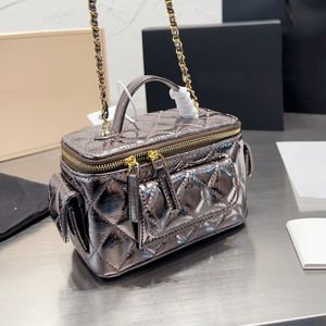 22A Sacs de vanité pour femmes avec poignée supérieure avec miroir Sac à cosmétiques matelassé en peau d'agneau en cire grasse Sacs à main Classique Mini Multi poches Sac à main Designer Luxe Bandoulière Sacoche 18CM