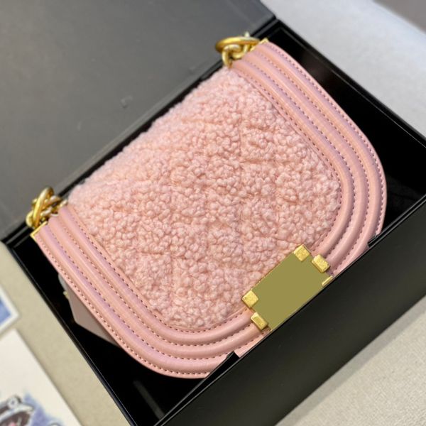 22f / w Lamb Lamb Mini Boy Sacs Womens Sheenskin Fur Classic Metal Metal Hardware Sandle Purse Matelasse ￩paule crossbody Sacoche Designer Hands Sacs 20x16cm