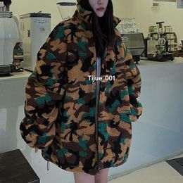22FW Frankrijk Nieuwe Fashion Men Women Fleece Jacket Designer Luxe Camouflage jas High End Winter Dikke Fur Outswear Cardigan Casual losse warme kleding TJAMJK090