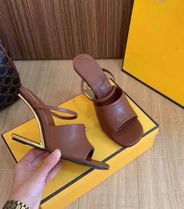 22S Designer schoenen vrouwen kleding pompen sandalen eerste nertsen haarhakken sandalen luxe ontwerp hoge hakken goudkleurige gebeeldhouwde hielgrootte35-30