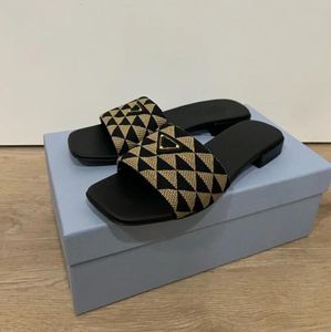 Luxe designer Mules sandaal damesschoenen Geborduurde stof slides Driehoek jacquard Dames flats stoffen pantoffels MULES sandaal flip flop Italië gemaakt maat EU35-43Box